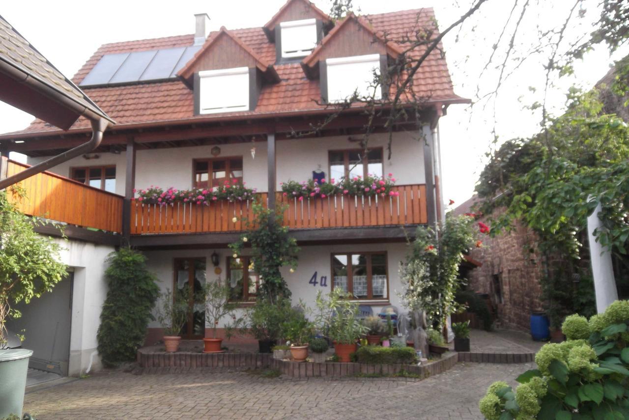 Galerie Ueber Den Gaerten Herbolzheim Exteriör bild